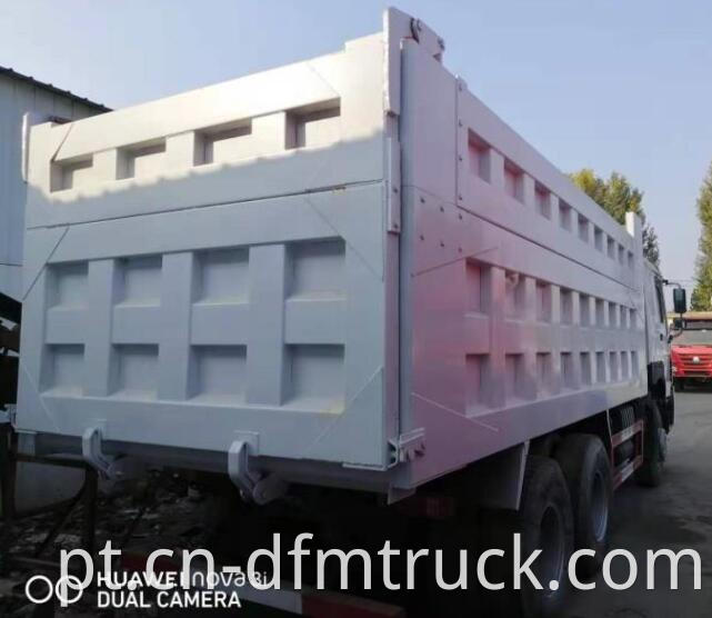 Used Dump Truck 2